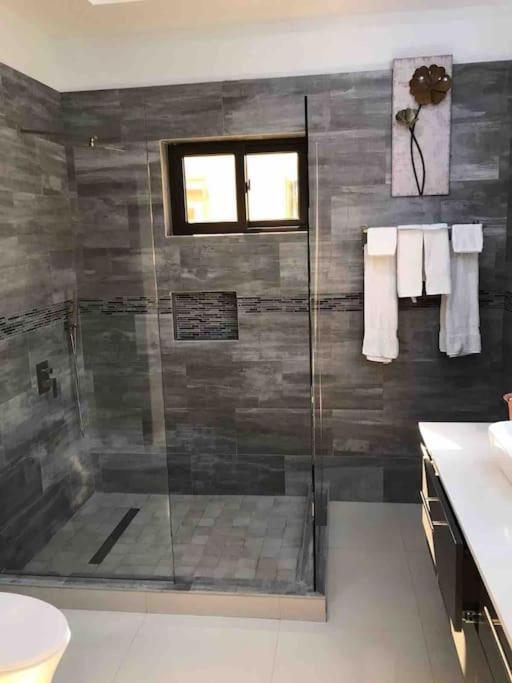 Sun Shine Luxury Villas 2 Bedroom Pool & Gym Ocho Rios St Ann Eksteriør bilde
